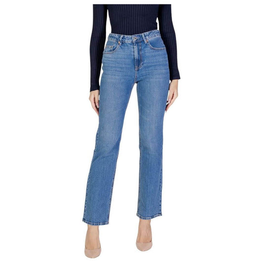 Vero Moda light blue women's jeans, fall/winter collection, made from 79% cotton, 20% recycled cotton, 1% elastane.