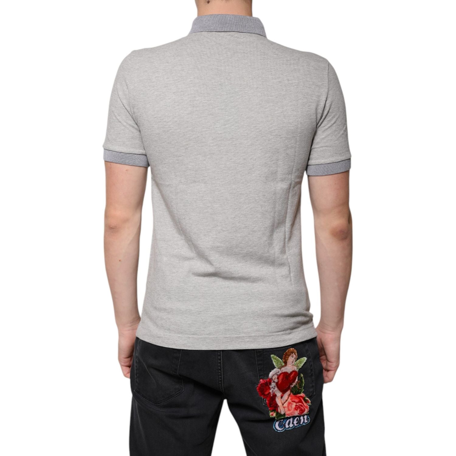 Front view with bag zipped and handles upright.