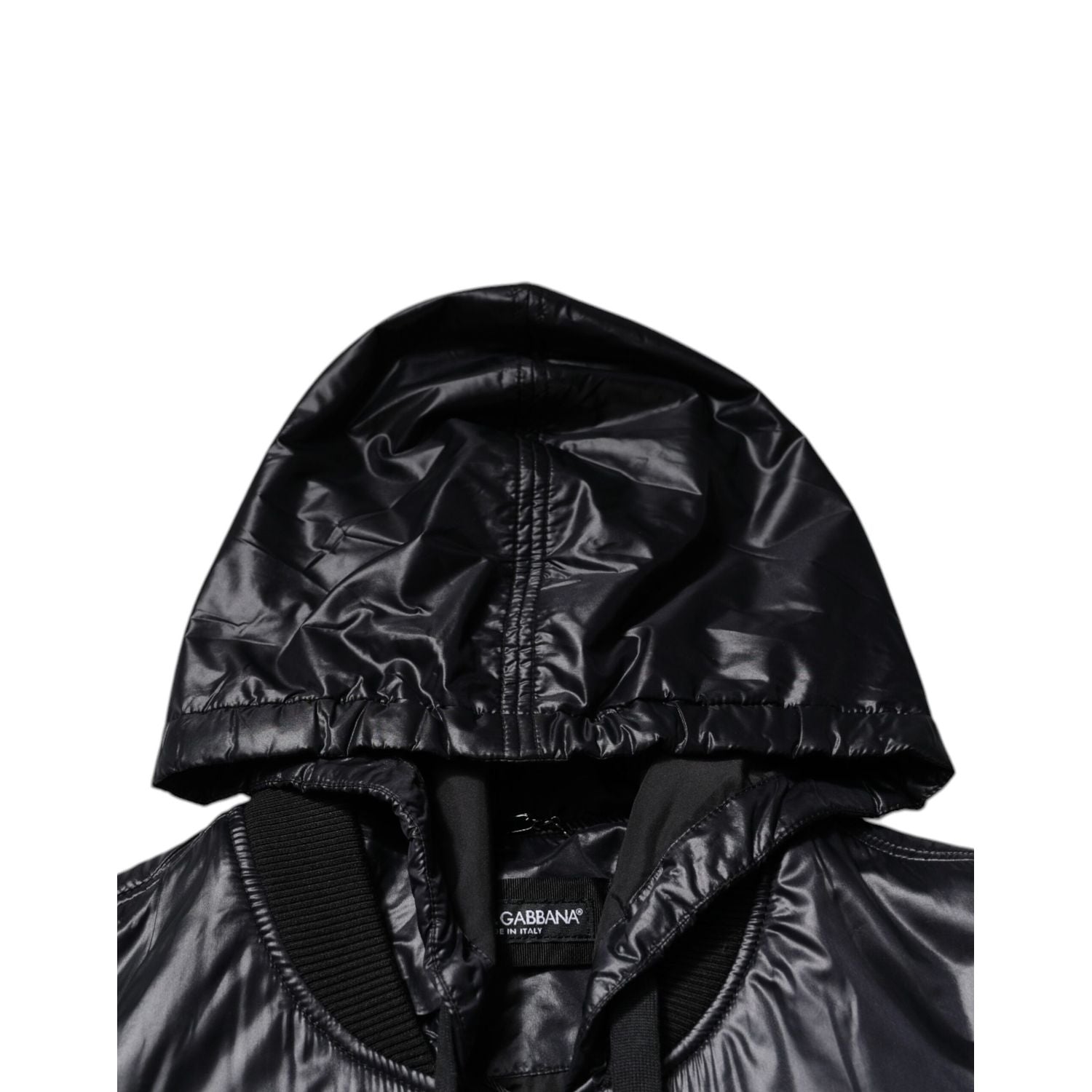 Front view with bag zipped and handles upright.