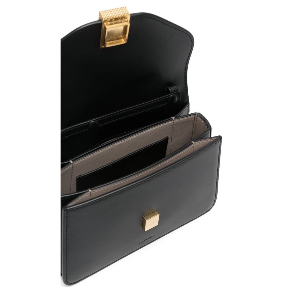 Front view with bag zipped and handles upright.