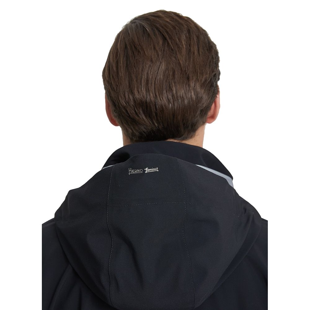 Front view with bag zipped and handles upright.
