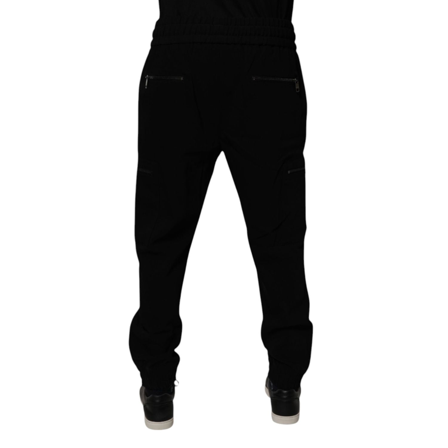 Front view with bag zipped and handles upright.