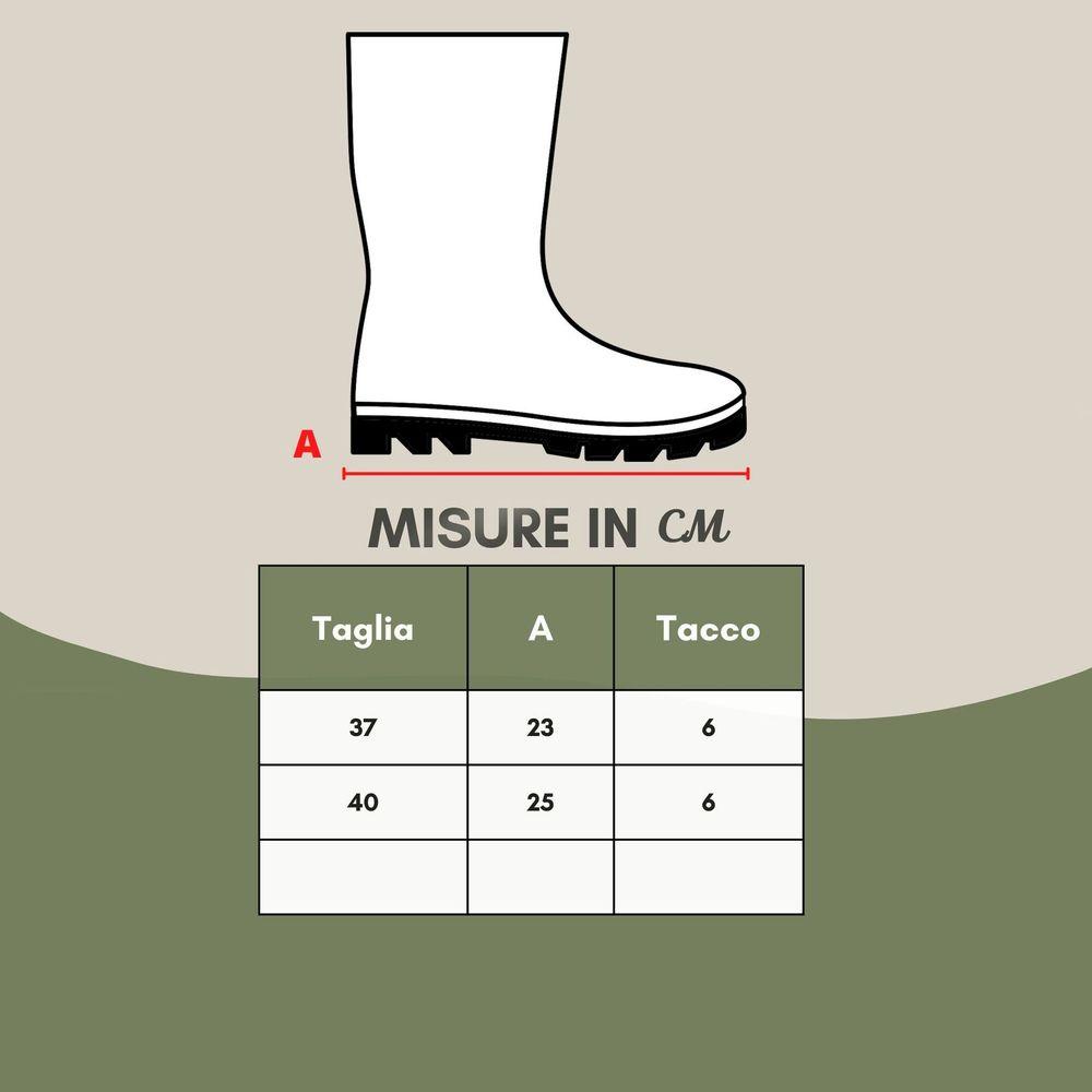 优雅的黑色皮靴