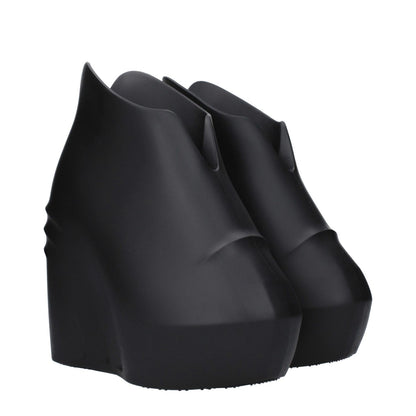 Elegant Givenchy Black Cotton Wedge Sandals with rubber soles and round toe design, featuring a modern 5/16 cm wedge heel.