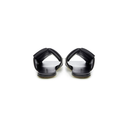 Bottega Veneta Elegant Black Leather Sandals