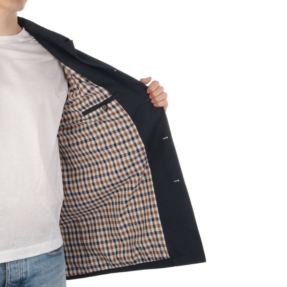Front view with bag zipped and handles upright.