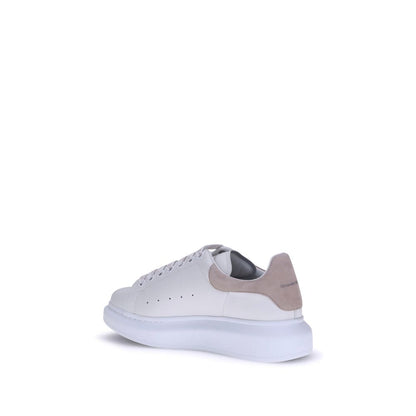 Alexander McQueen White Calf Leather Bos Taurus Platform Sneakers with logoed heel and platform sole
