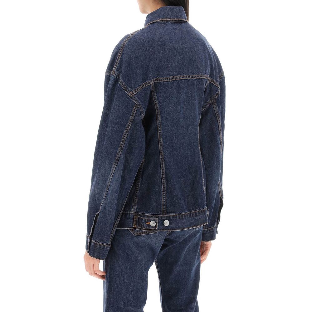 Front view with bag zipped and handles upright.