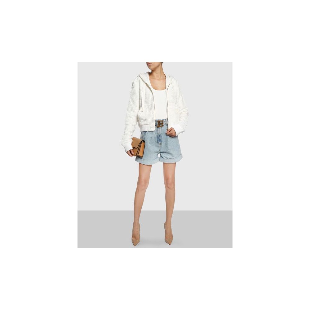 Front view with bag zipped and handles upright.