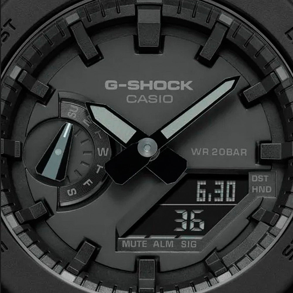 Close-up of CASIO G-SHOCK Mod. OAK - ALL BLACK wristwatch, featuring multifunction quartz movement and 20 ATM water resistance.