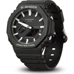 CASIO G-SHOCK Mod. OAK Black wristwatch with carbon and resin case, water resistant to 20 ATM, multifunction quartz movement.