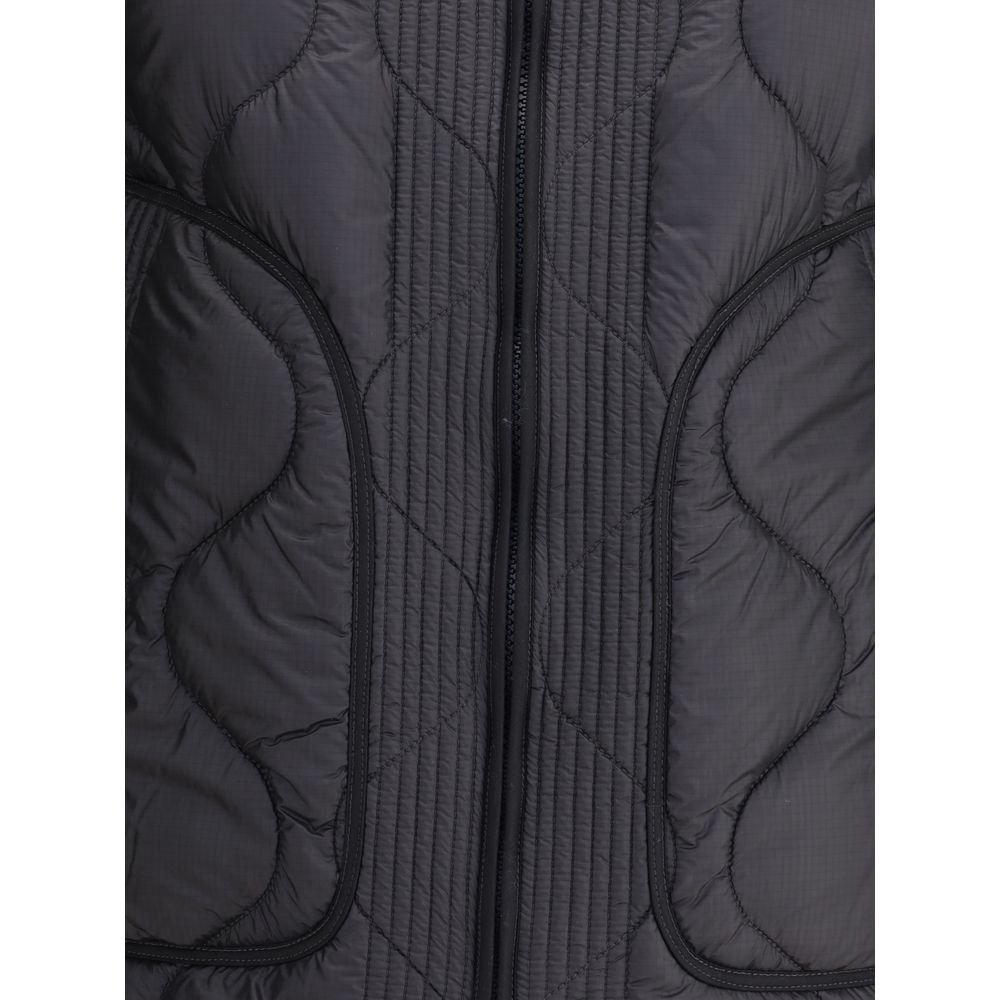 Front view with bag zipped and handles upright.