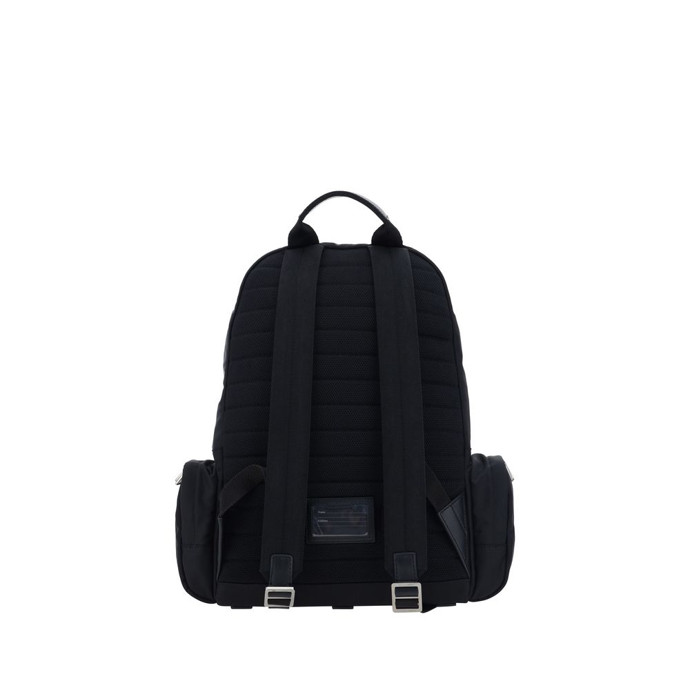 Front view with bag zipped and handles upright.