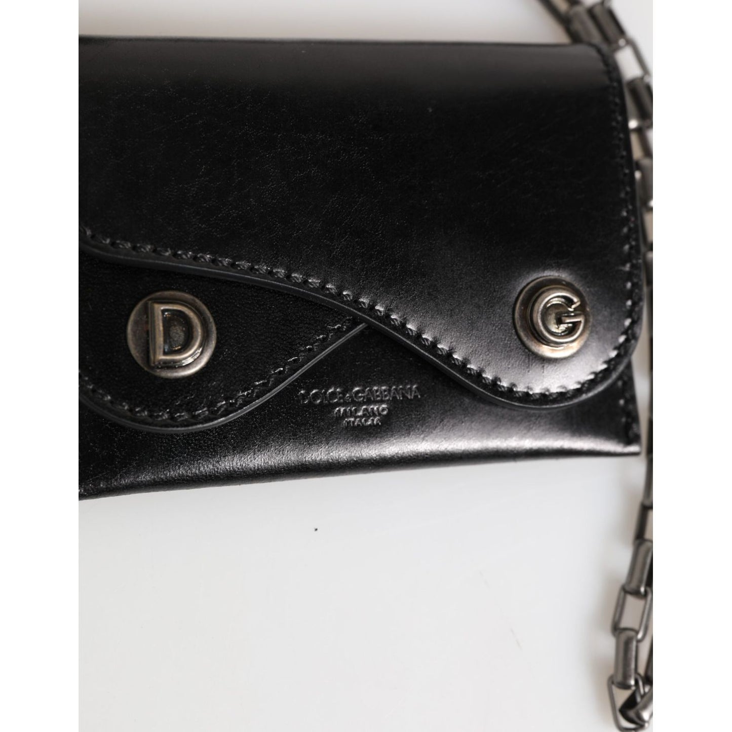 Dolce & Gabbana Black Cavallo Leather Wallet Chain Snap Bifold Card Holder with DG monogram and silver-tone chain, luxurious design.