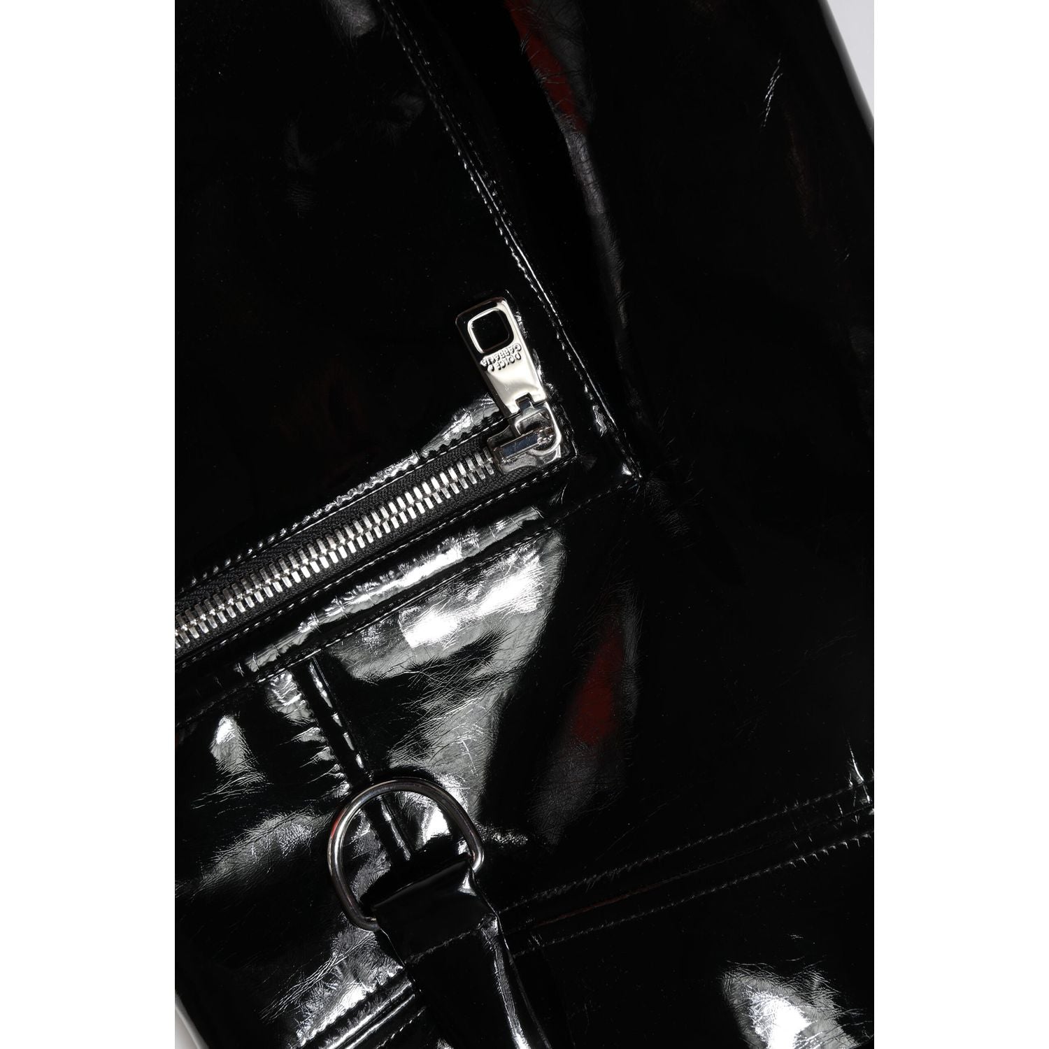 Front view with bag zipped and handles upright.