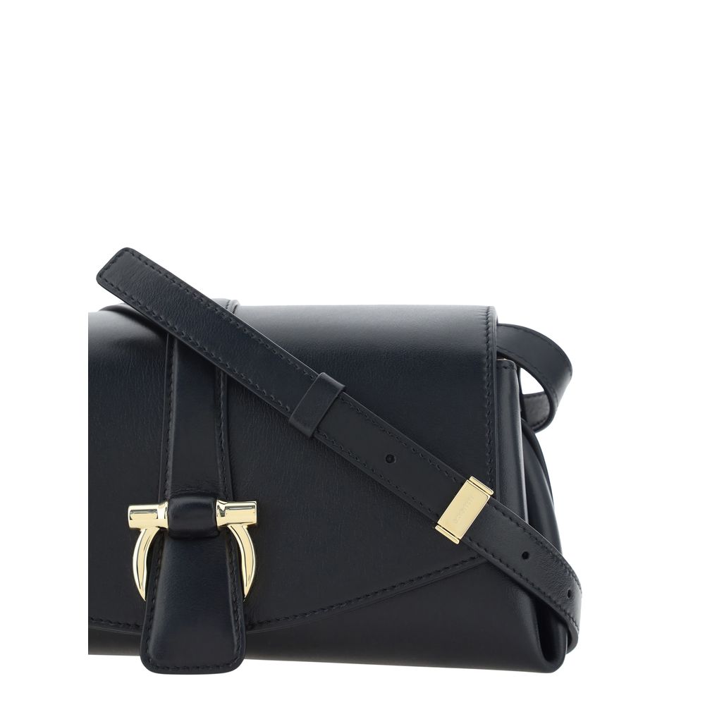 Front view with bag zipped and handles upright.