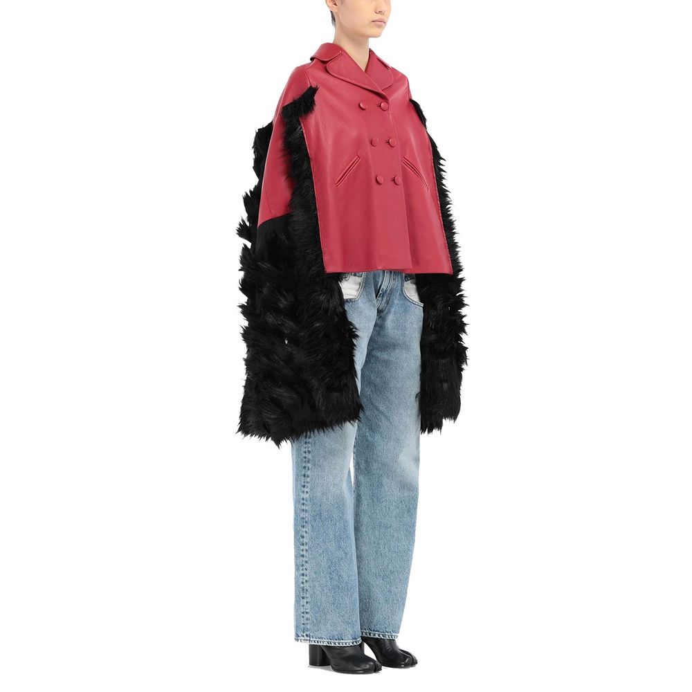 Front view with bag zipped and handles upright.
