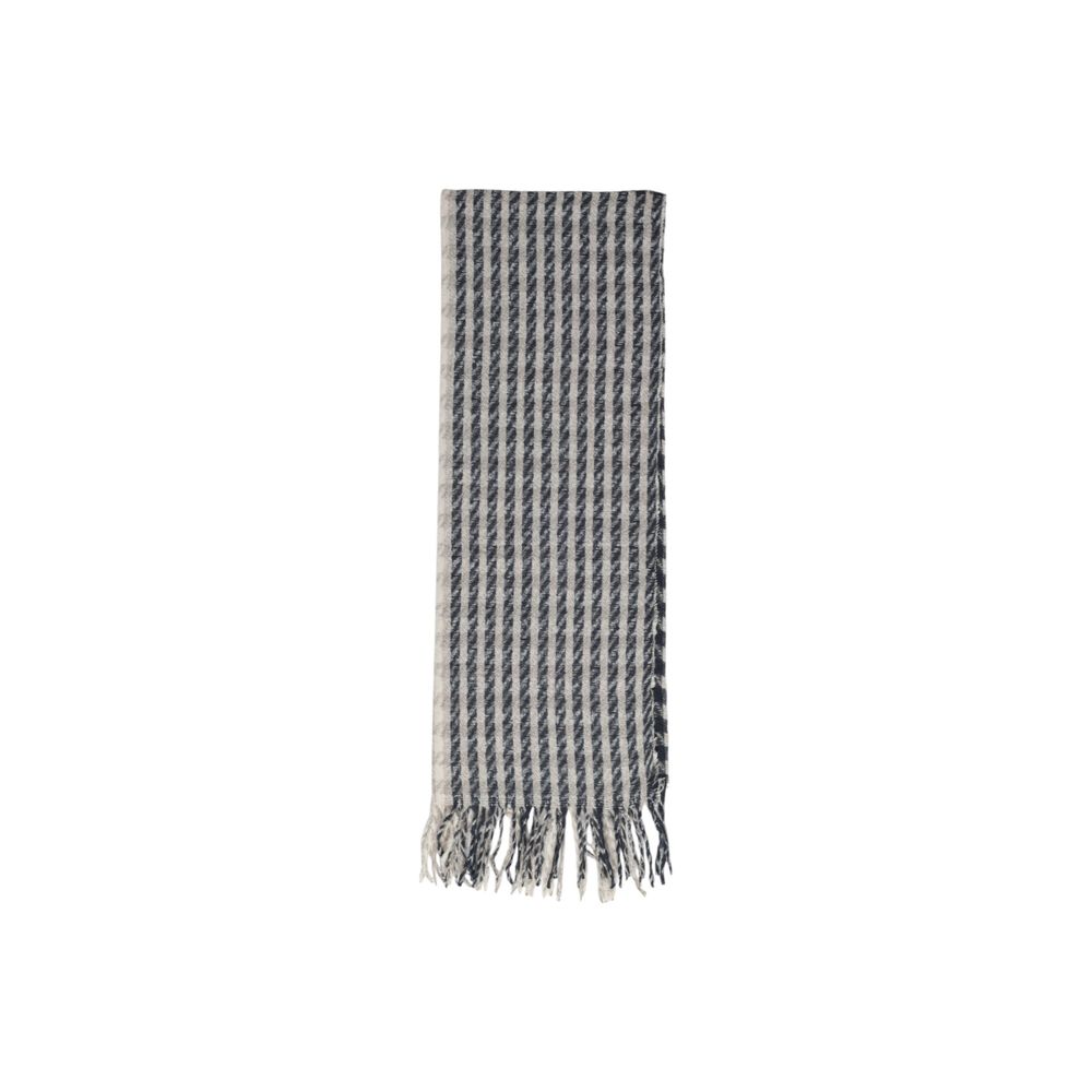 Only Gray Recycled Polyester Scarf with checkered design, stylish and eco-friendly fashion accessory for any occasion.