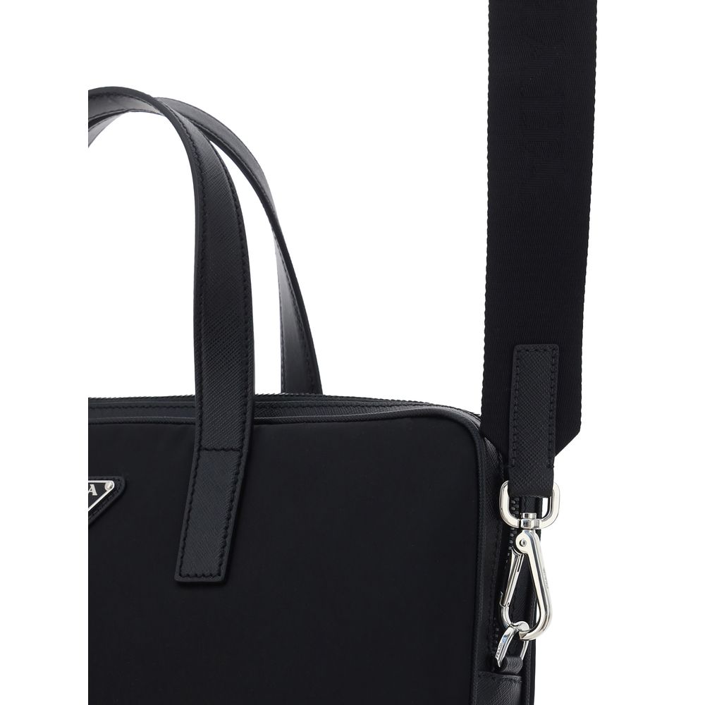 Front view with bag zipped and handles upright.