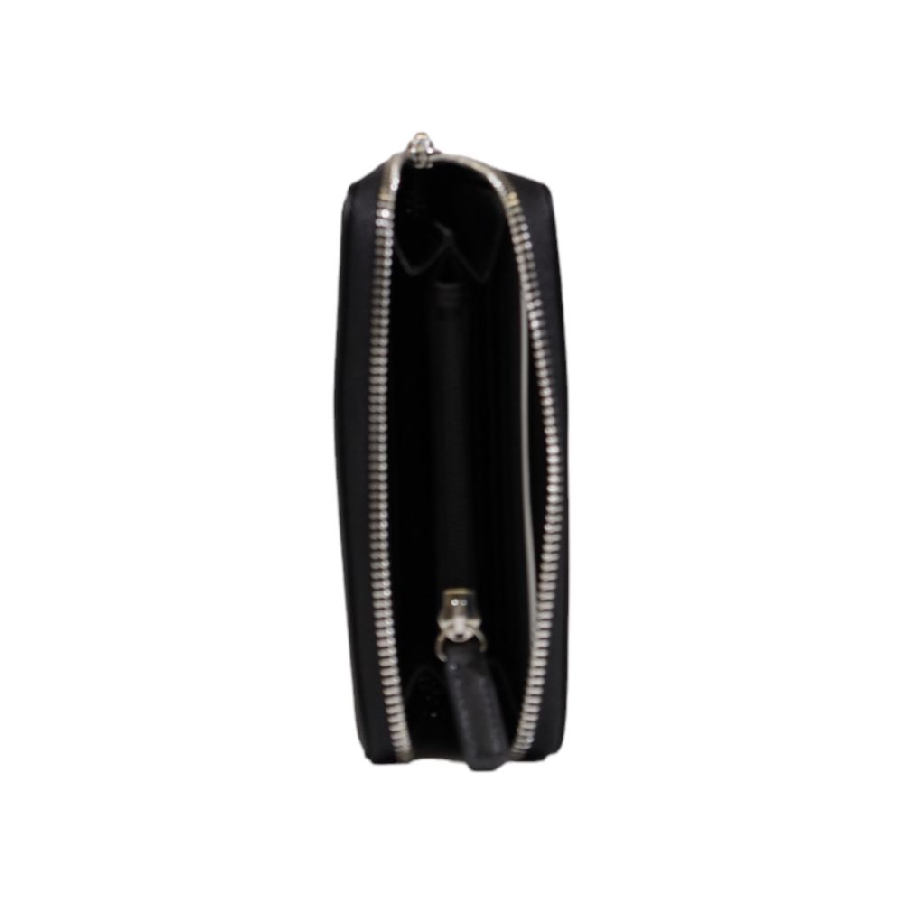 Front view with bag zipped and handles upright.