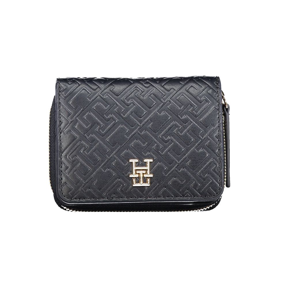 Front view with bag zipped and handles upright.