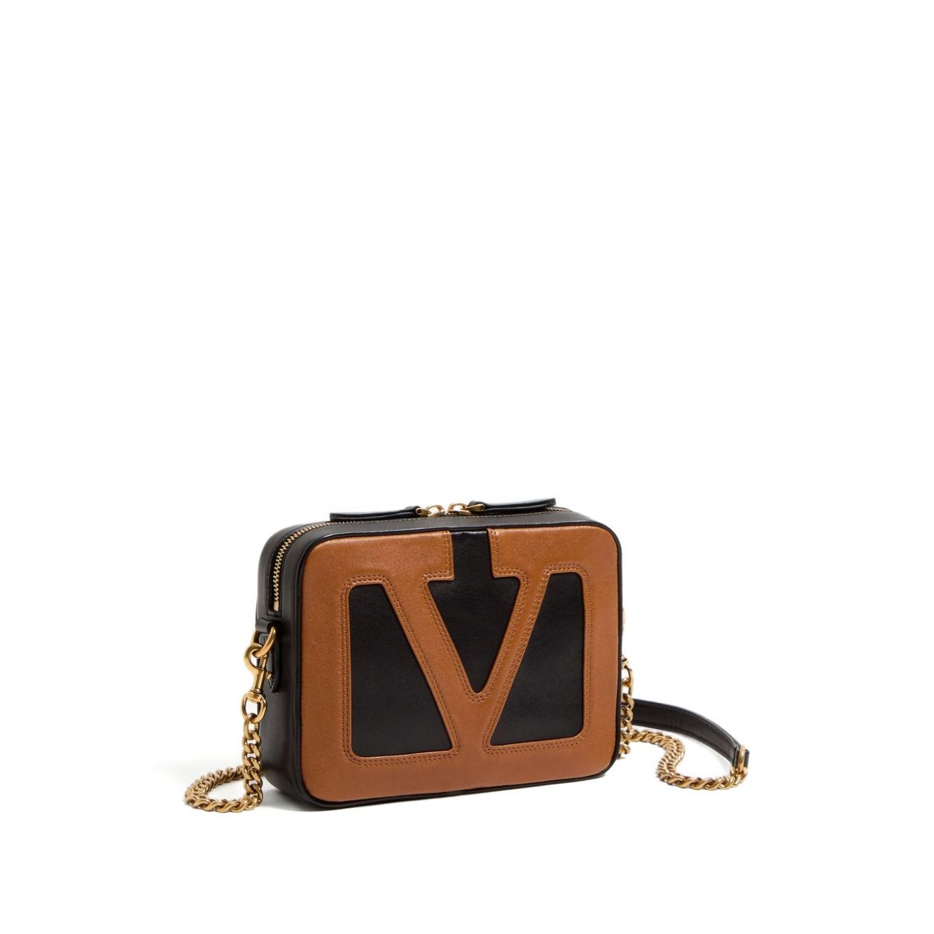 Front view with bag zipped and handles upright.