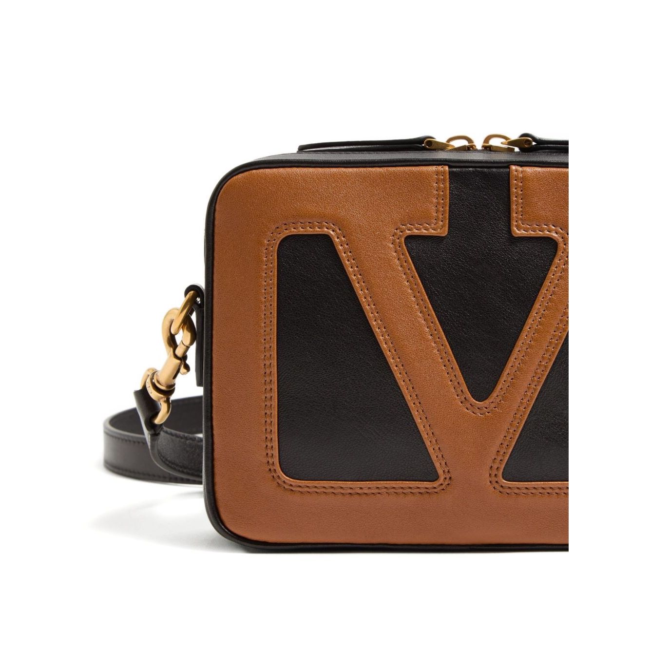 Front view with bag zipped and handles upright.