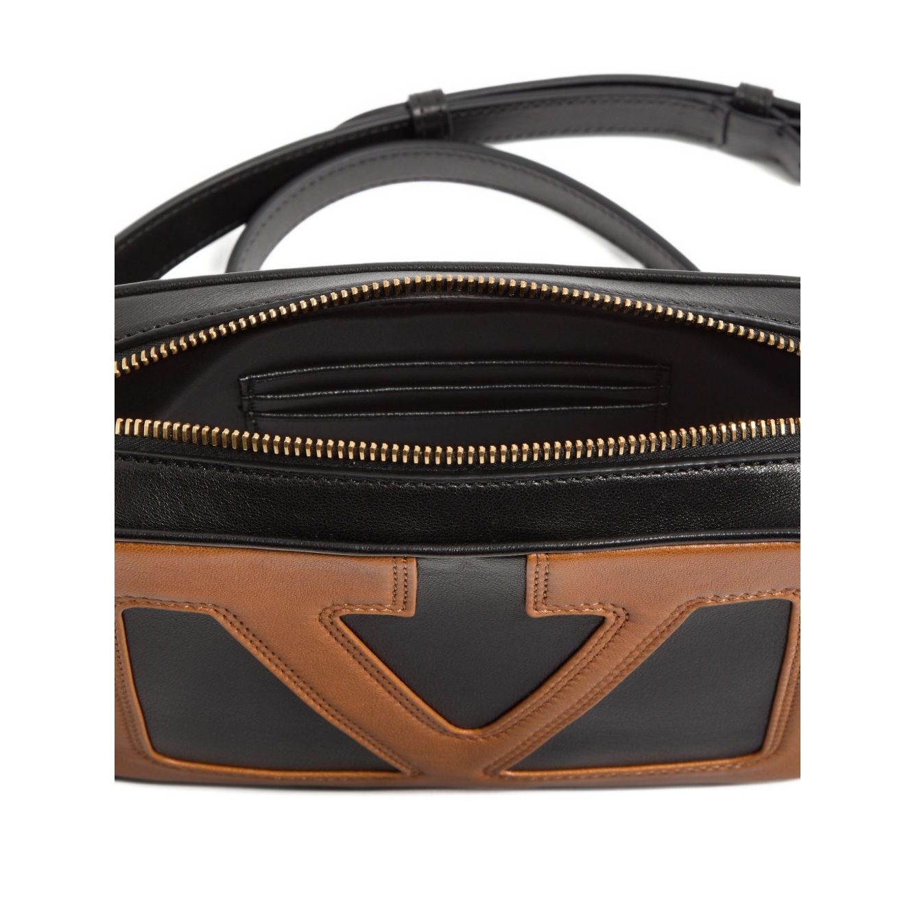Front view with bag zipped and handles upright.